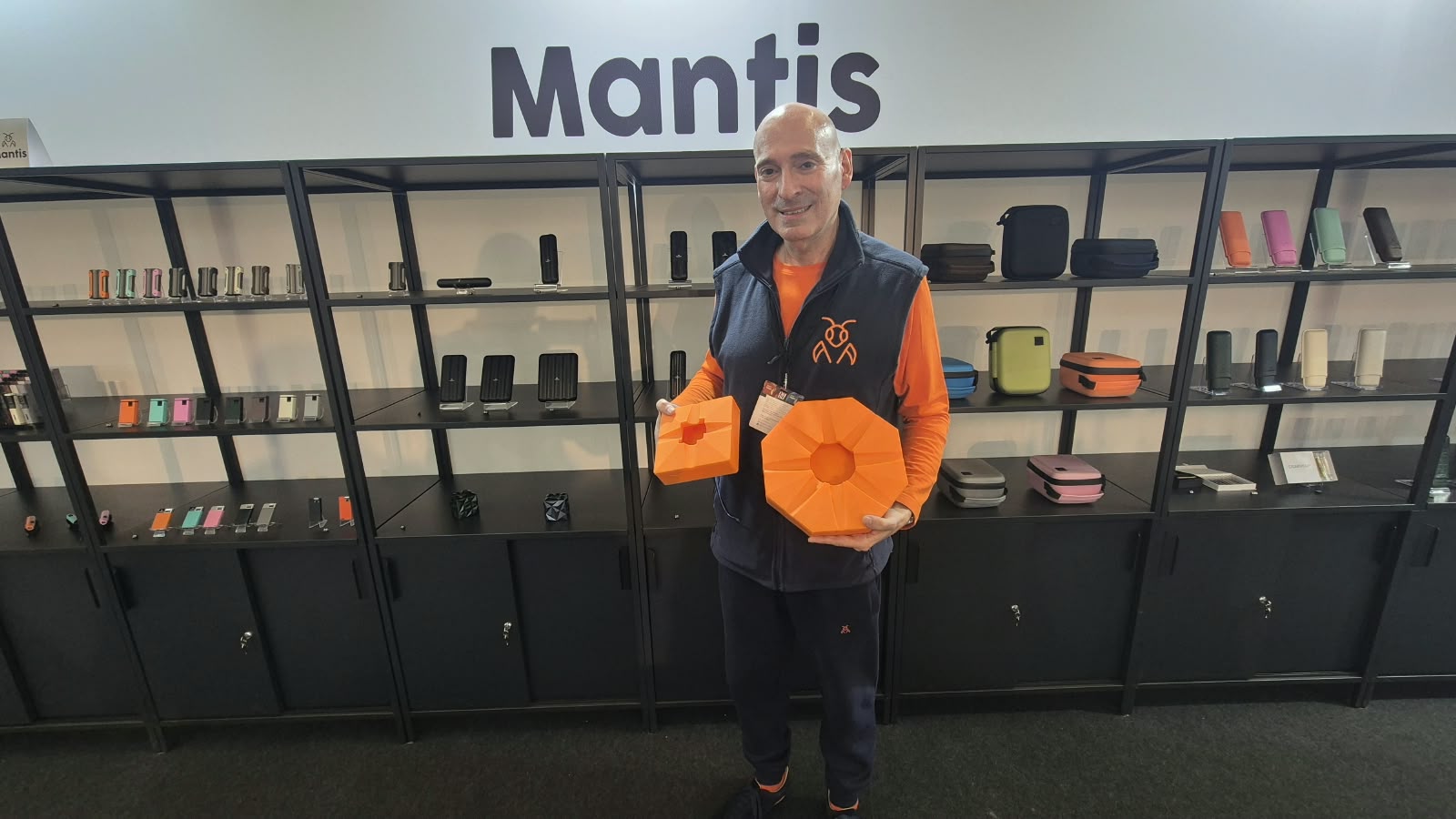 Mantis Adds Marine Ashtrays and Carbon Fibre Cases 