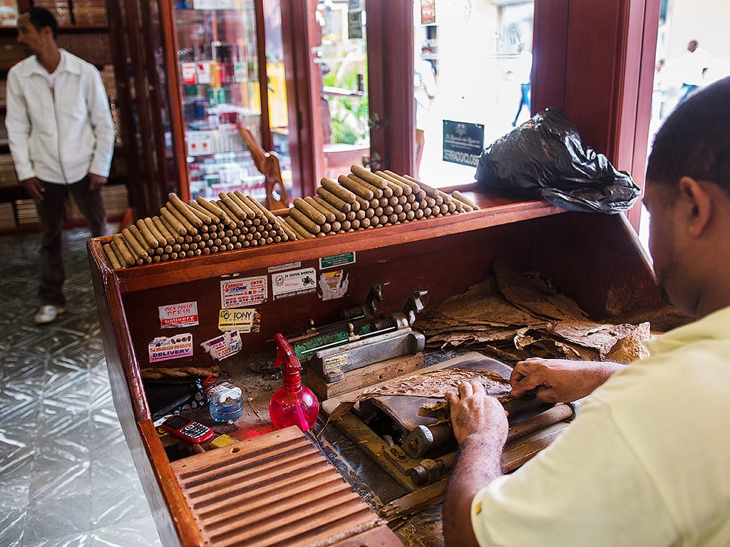 cigar shop santiago torcedor