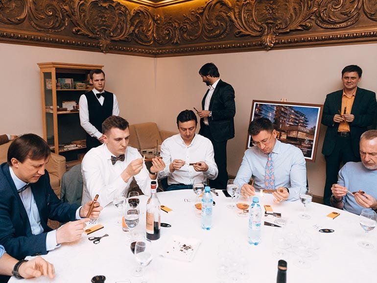 cigar-smoking-world-championship-russia-2016