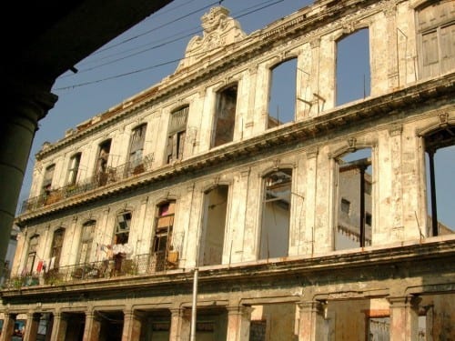 romeo y julieta factory remaining facade front street view